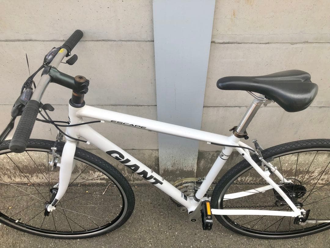 【超美品】GIANT ESCAPE R3 24速　クロスバイク　CT465mm