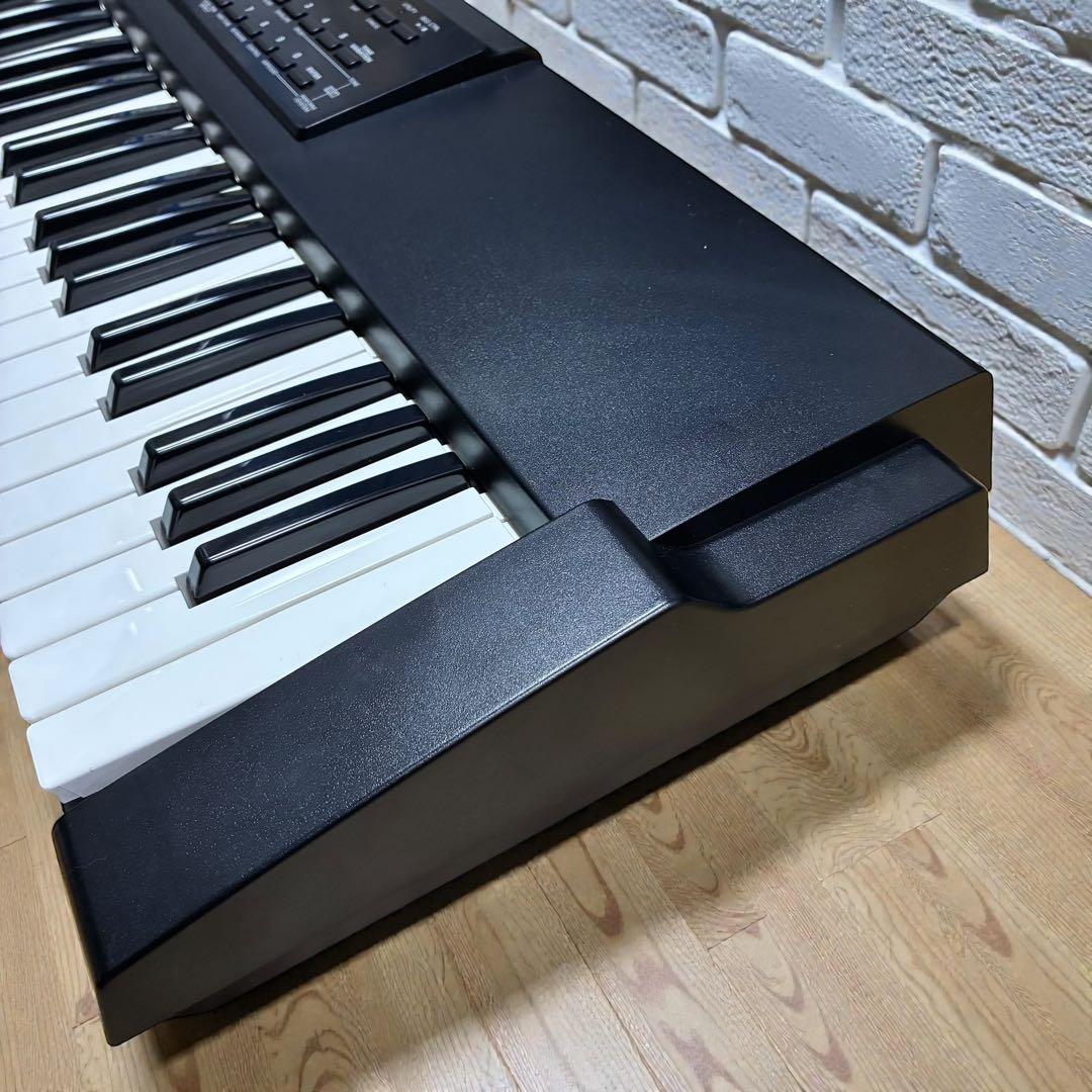 美品✨ Roland XP-10 シンセサイザー 音出し確認ケース付 人気モデル