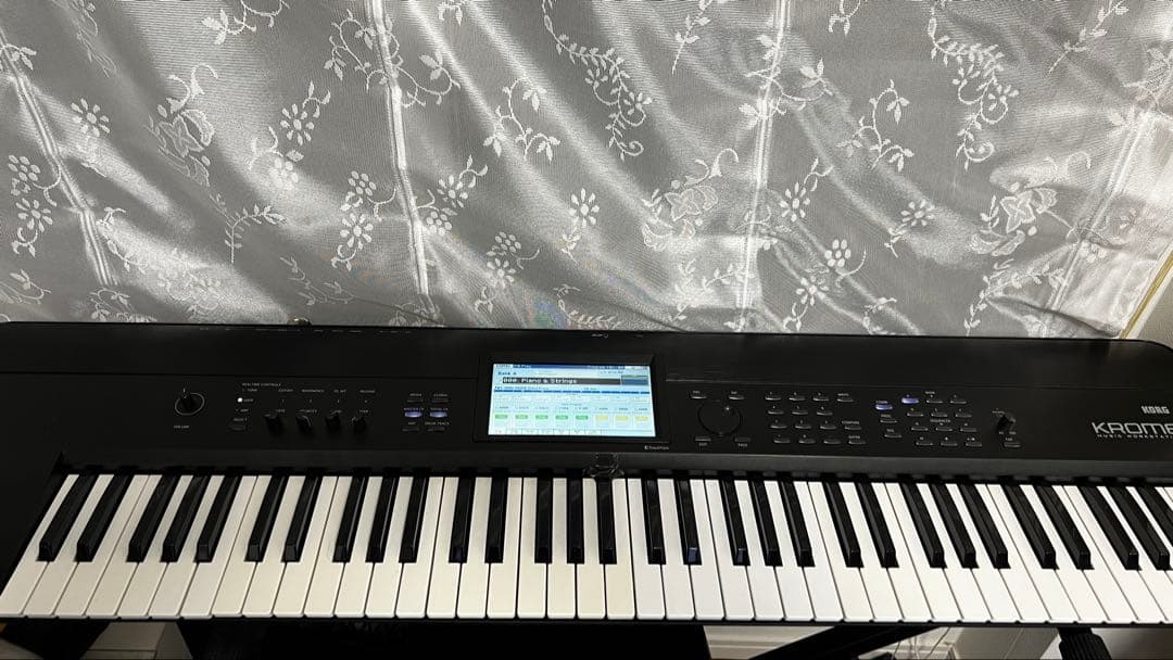 KORG KROME 73 シンセサイザー