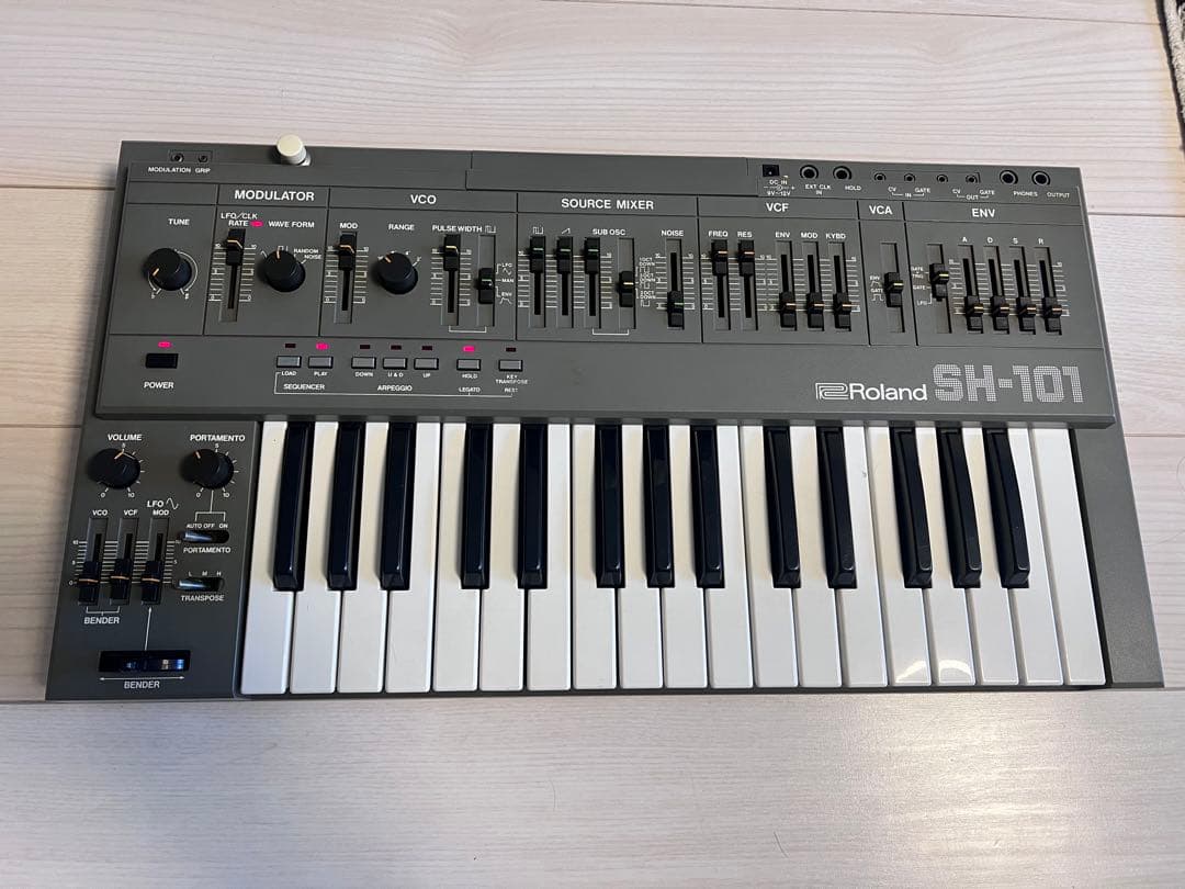 Roland・シンセサイザー・SHー101 本体のみ