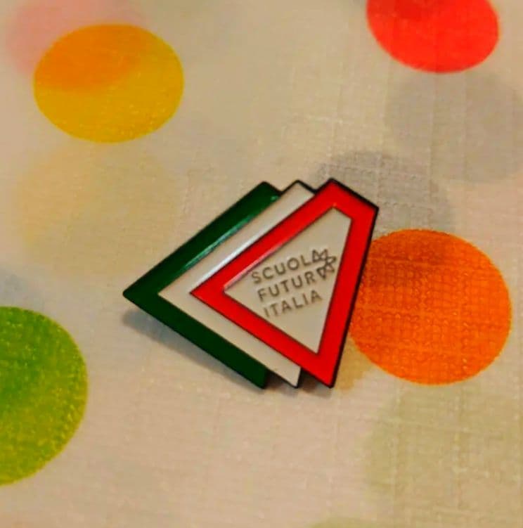 [非売品]イタリア SCUOLA FUTURA ITALIA ピンバッジ 万博