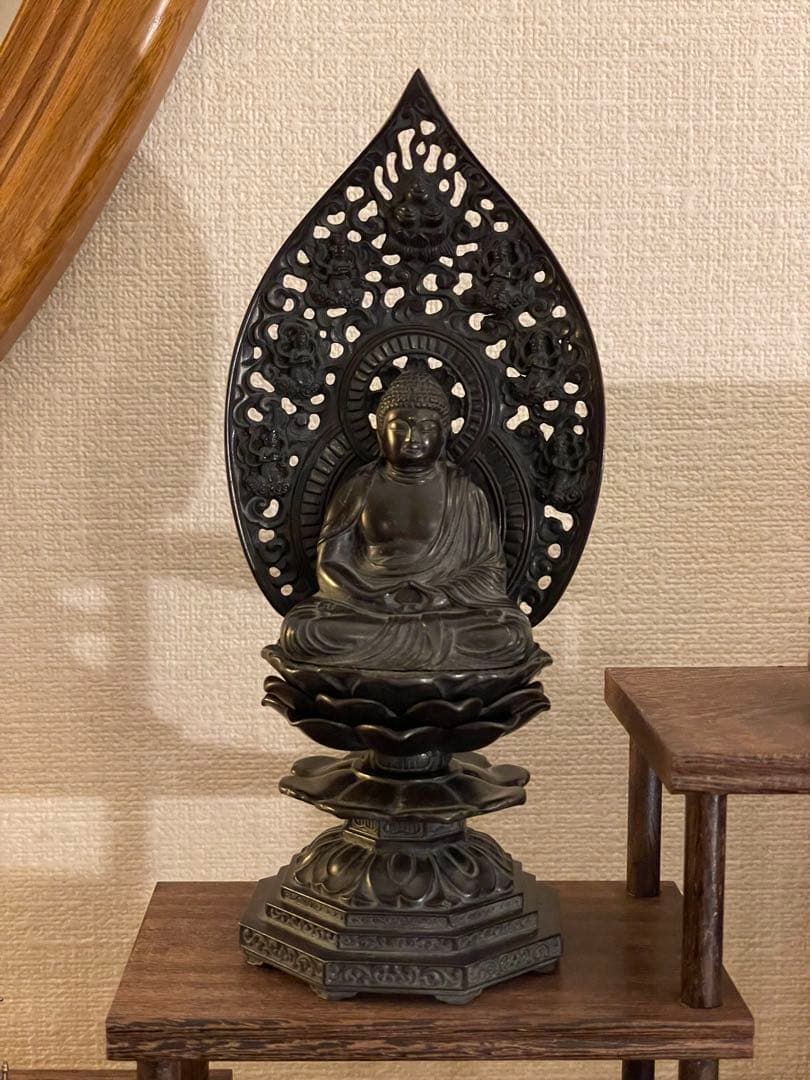 釈迦如来坐像