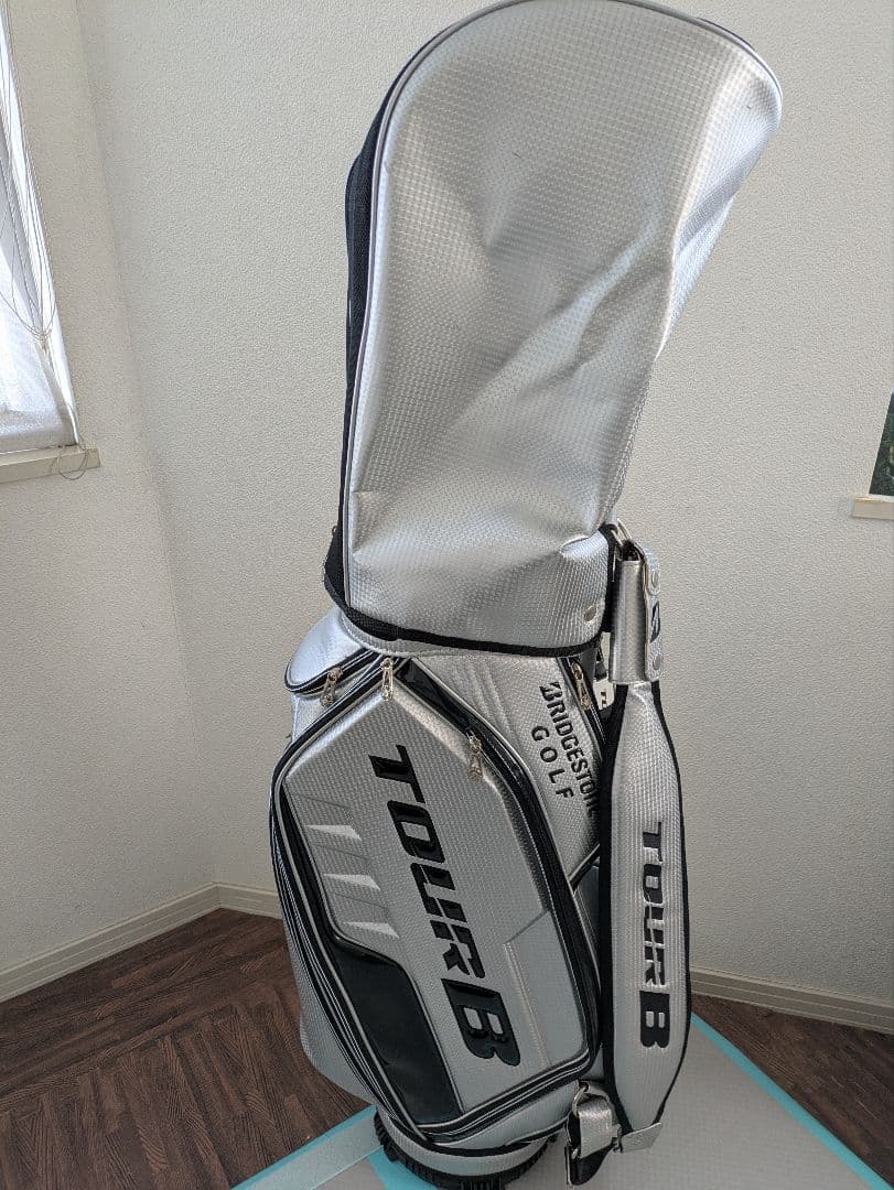 TOUR B シルバー キャディバッグ　未使用品