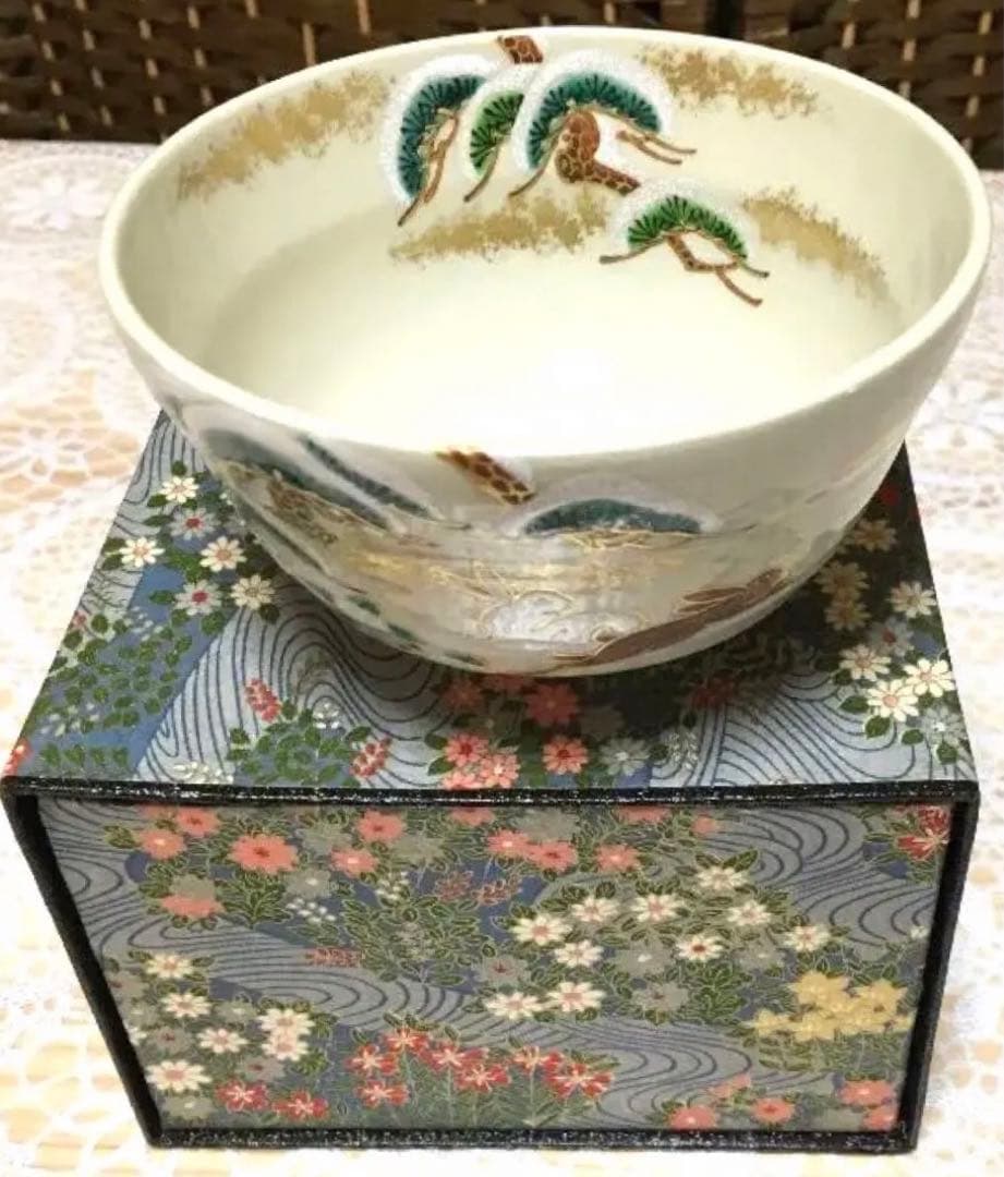 茶道具 抹茶茶碗 松とうさぎの絵柄   N484MC