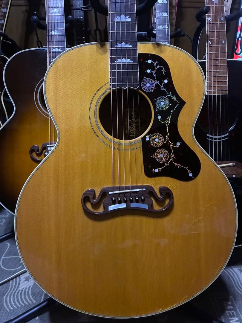 ギブソンJ 200 100周年限定モデル