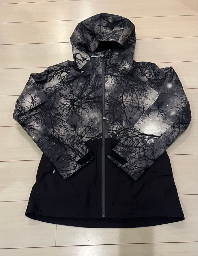 Patagonia スノーボード用ウェア 女性用 木の枝と星空デザイン