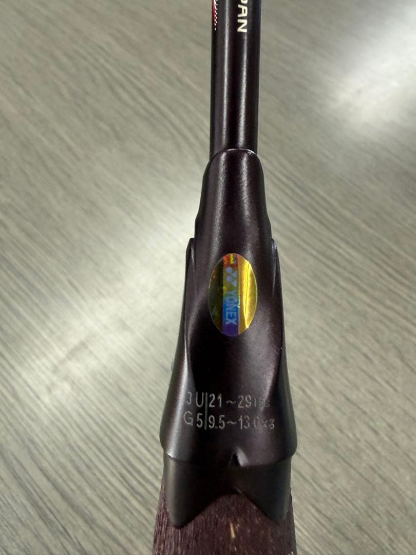 YONEX　アストロクス100ZZ　クレナイ