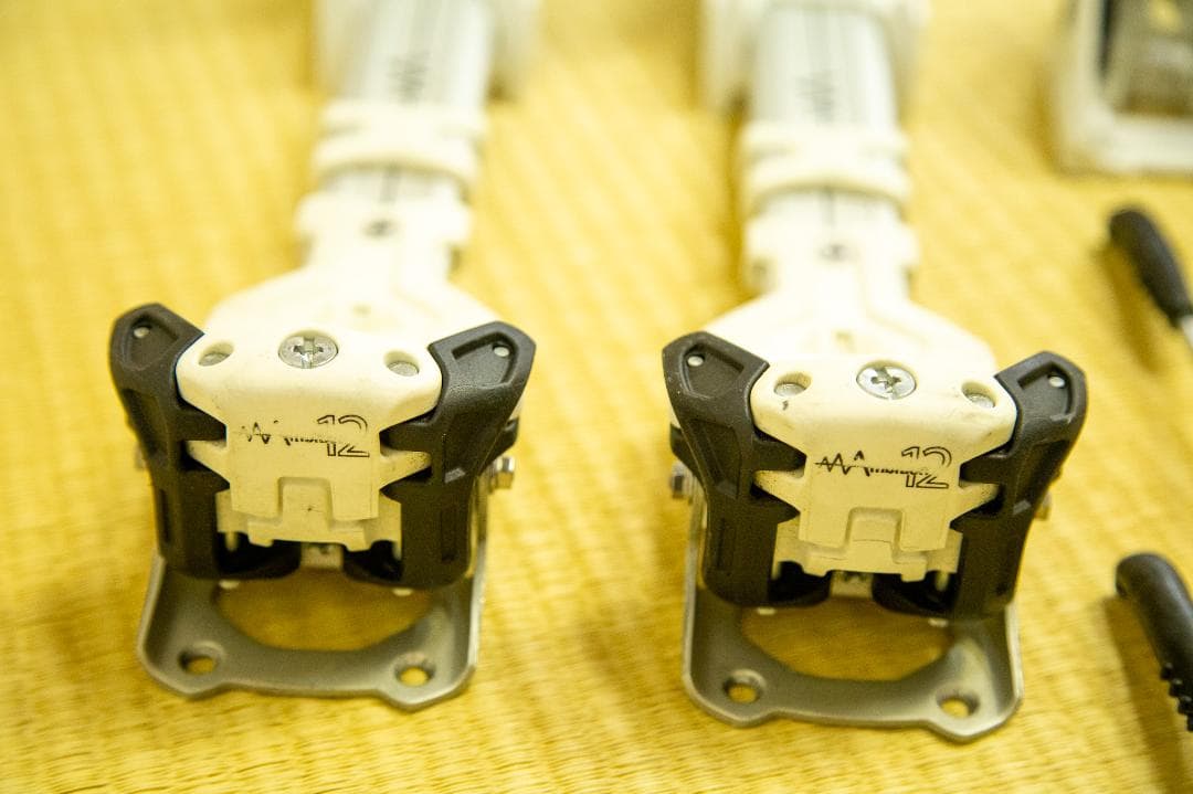TYROLIA チロリア Ambition 12 アンビション12 　中古