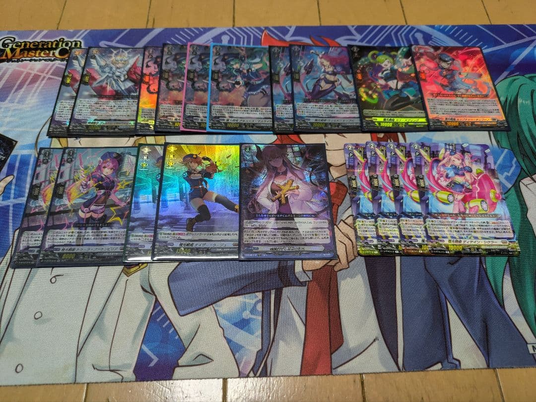 8月31日まで　カードファイト!! ヴァンガード 極光戦姫デッキ＆デッキパーツ