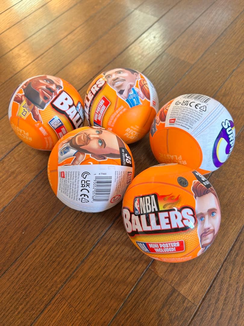 ラスト！NBA BALLERS ミニフィギュア付きボール 5個セット