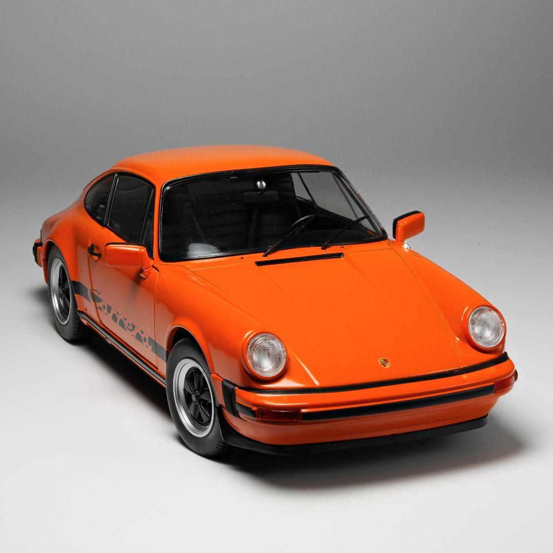 ソリド 1/18 ポルシェ 911 カレラ3.0 オレンジ
