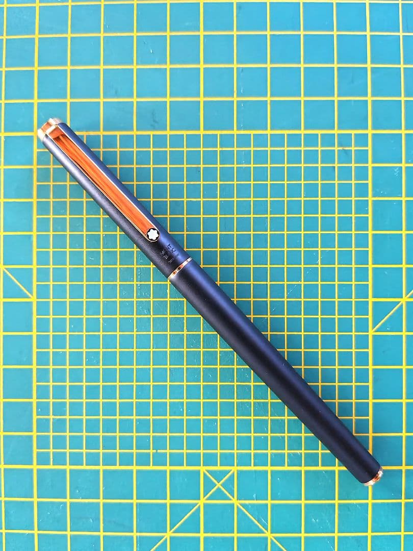 モンブラン 万年筆 マット・ブラック＆ゴールド Sライン「絶版品」