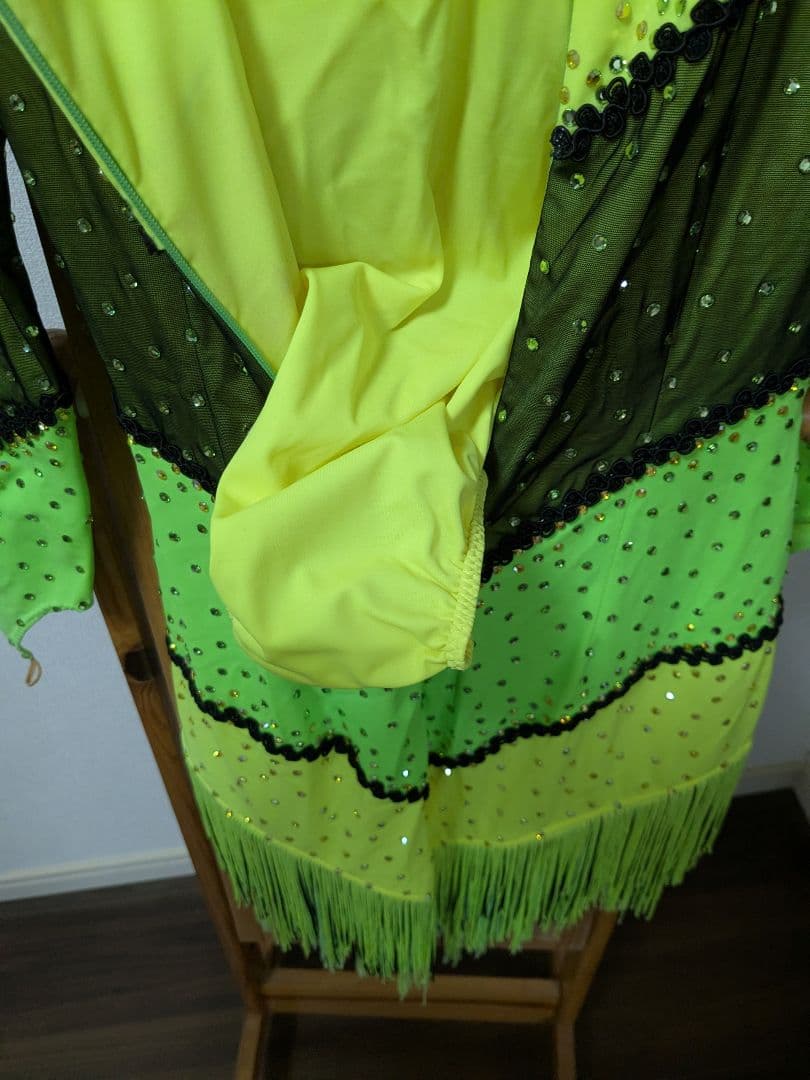 SHIRAKABA DRESS ネオンフリンジ　社交ダンスドレス　ラテン