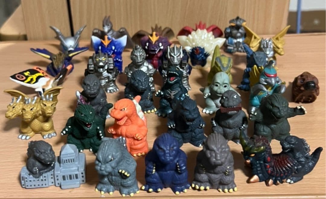 バンダイ　SD ゴジラ　怪獣王倶楽部　指人形　フィギュア　ソフビ　33体