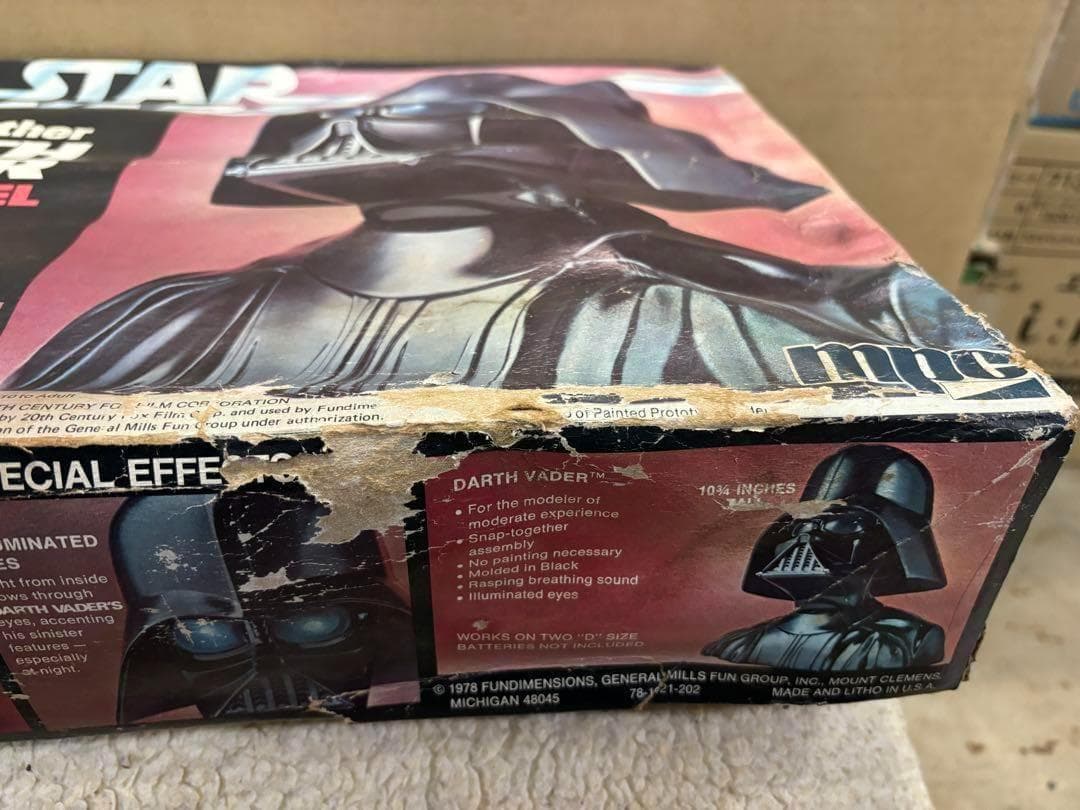 スターウォーズ　ダースベイダー　超レア品　バストプラモデル　箱ダメージ多数あり