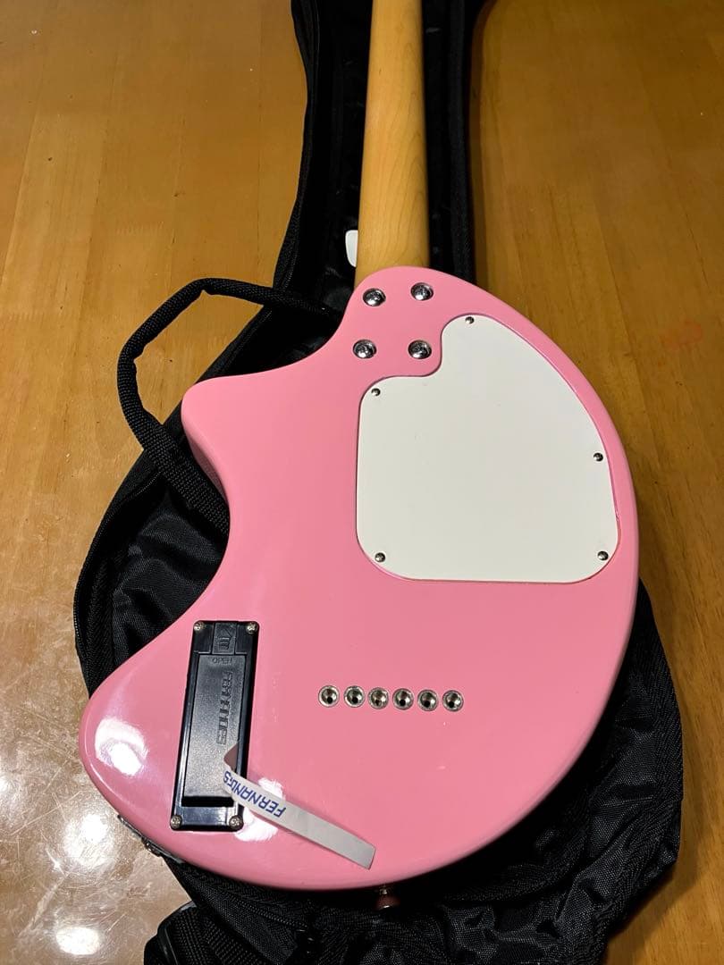 Fernandes エレキギター ピンク ケース付き