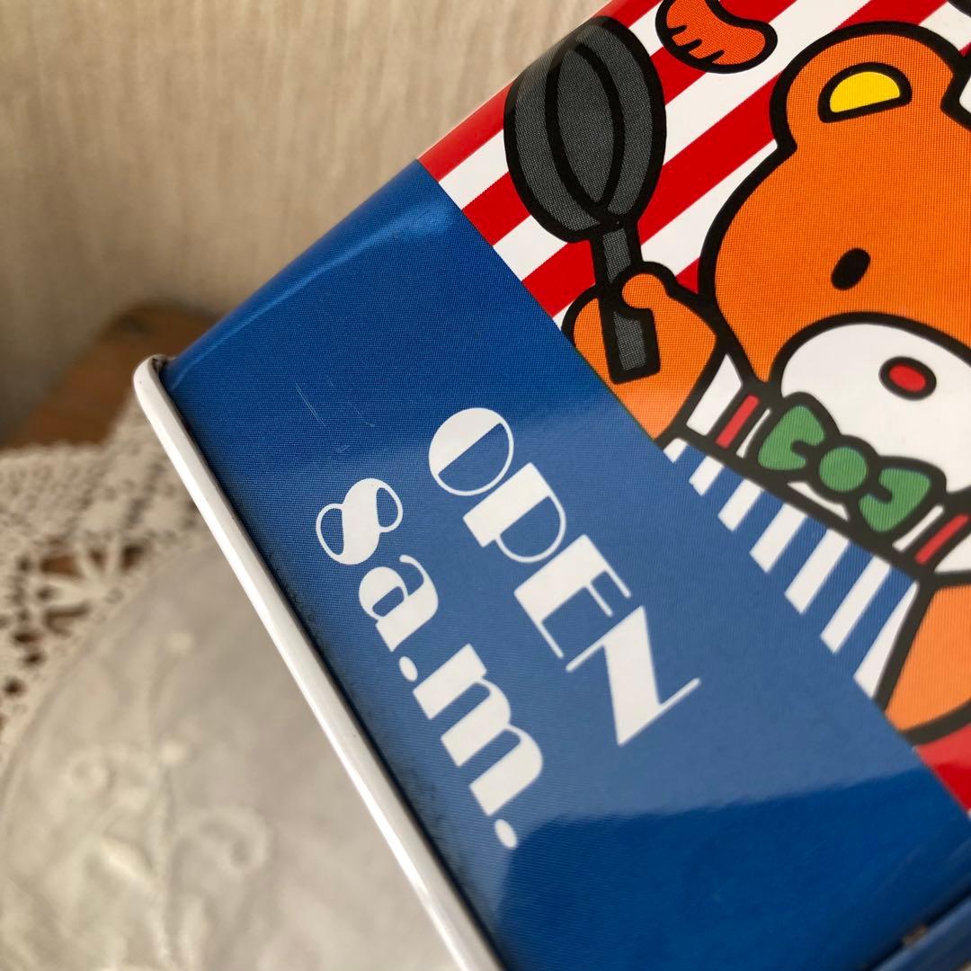 昭和レトロ　1983年　 ハローキティ　ハンバーガーshop柄 缶　希少品