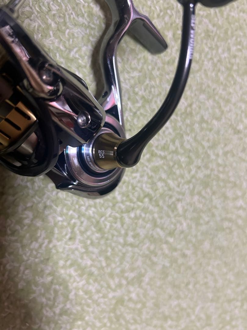 18イグジスト　LT2500S SLPスプールハンドル