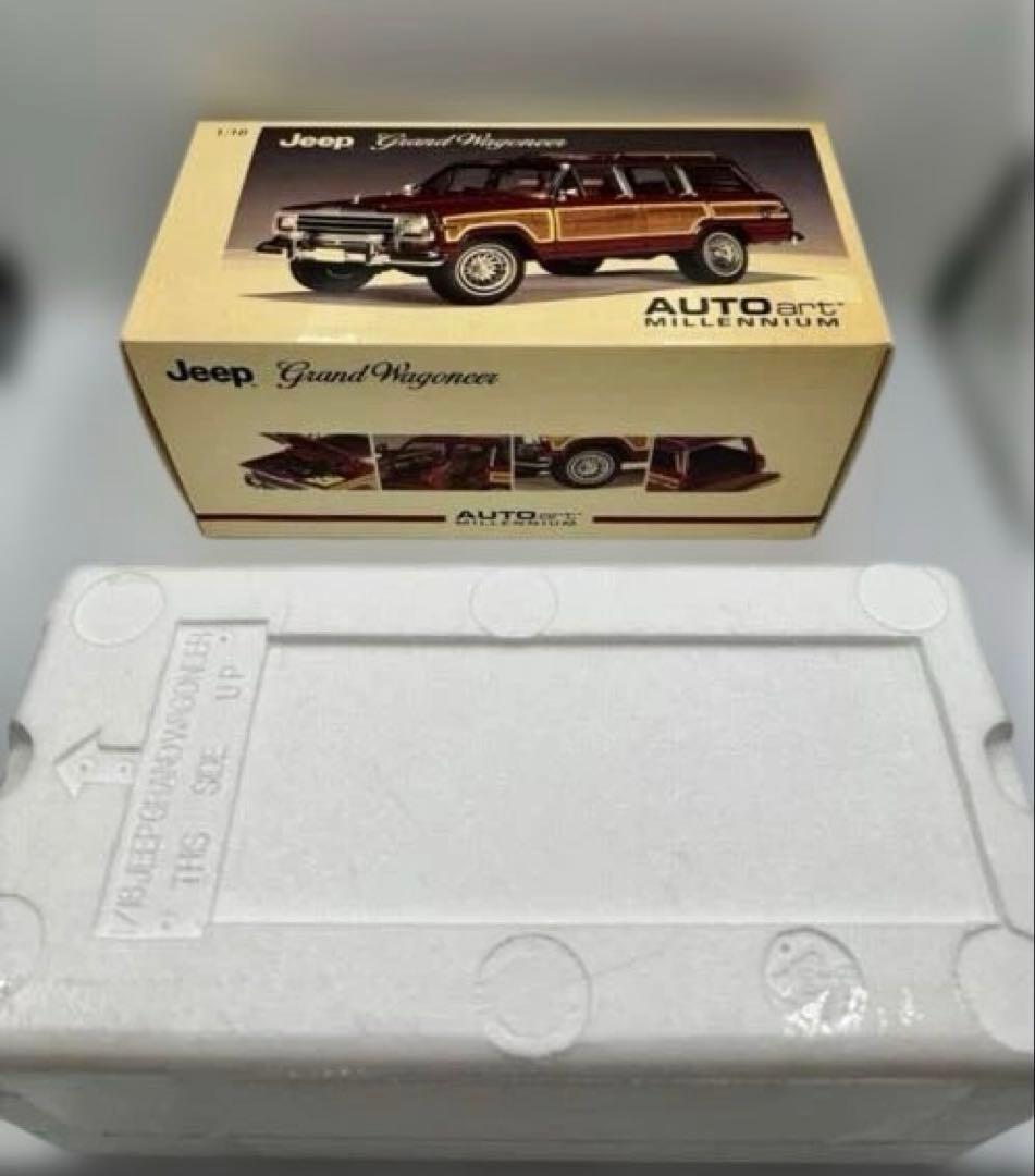 AUTOartモデル 1/18 ジープグランド ワゴニア