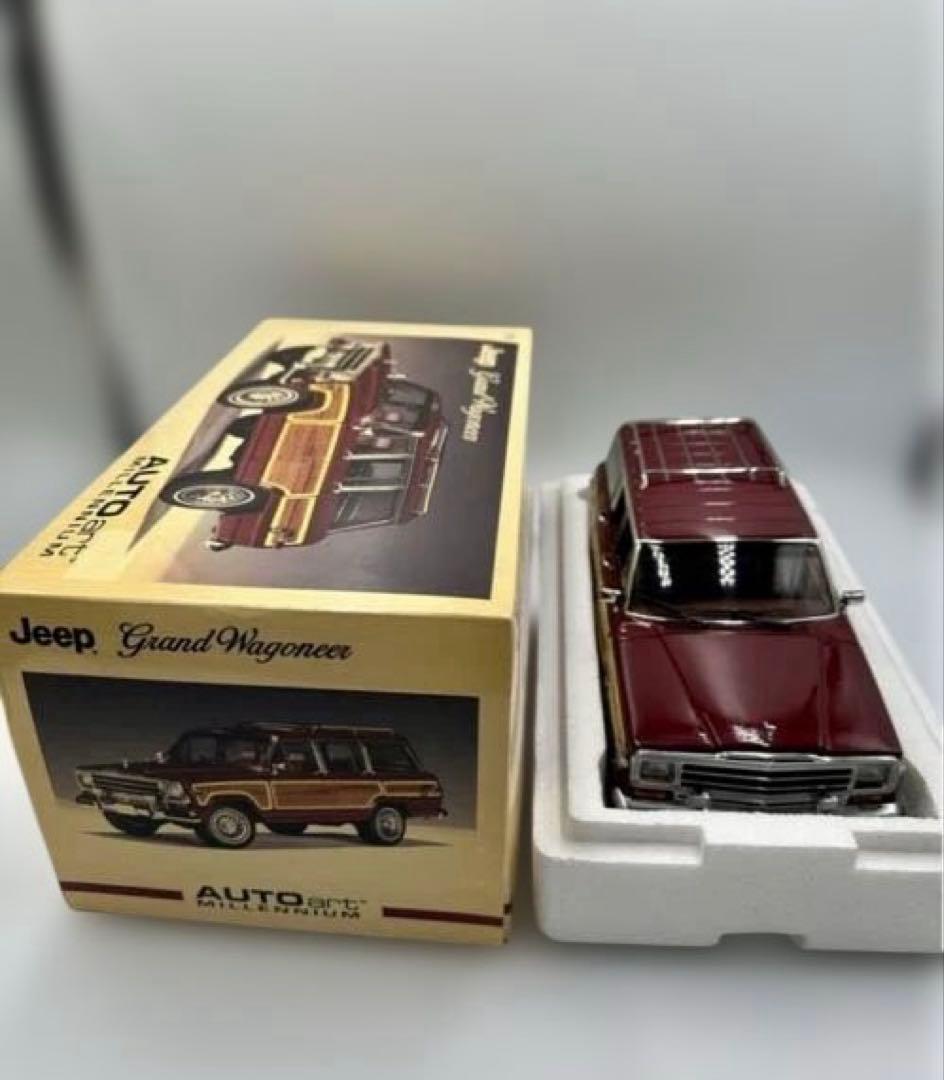 AUTOartモデル 1/18 ジープグランド ワゴニア