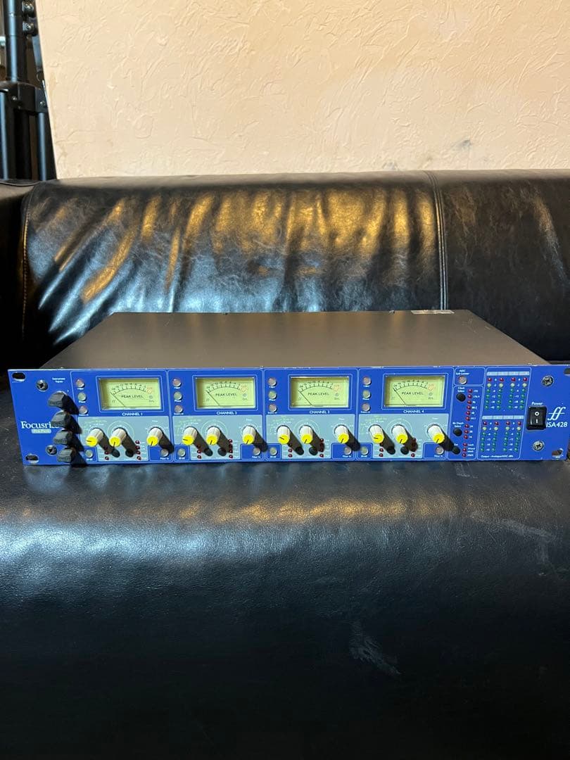 FOCUSRITE ISA 428 マイクプリアンプ【初期モデル】