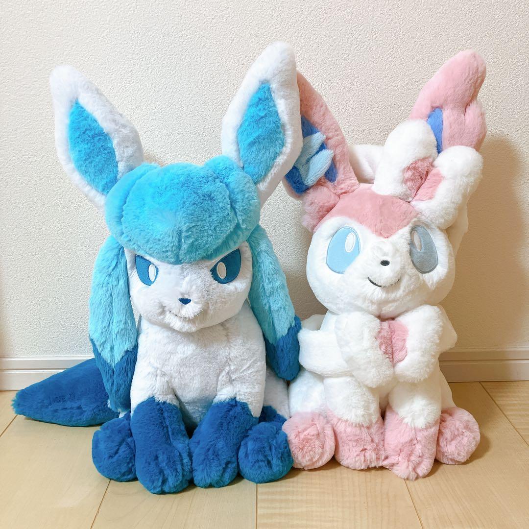 ふわふわ抱きぬいぐるみ　ポケモン　ニンフィア　グレイシア