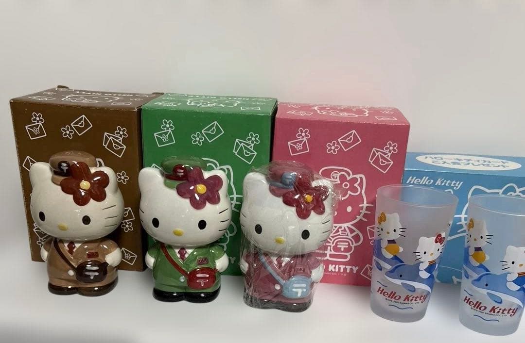 【5個セット】ハローキティ 郵便屋さん貯金箱3色＋グラス2個セット