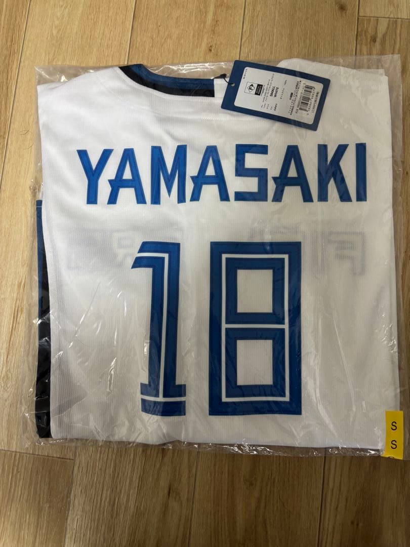 日本ハムファイターズ　ホームユニフォーム　山﨑選手　Ｓサイズ　未使用・美品