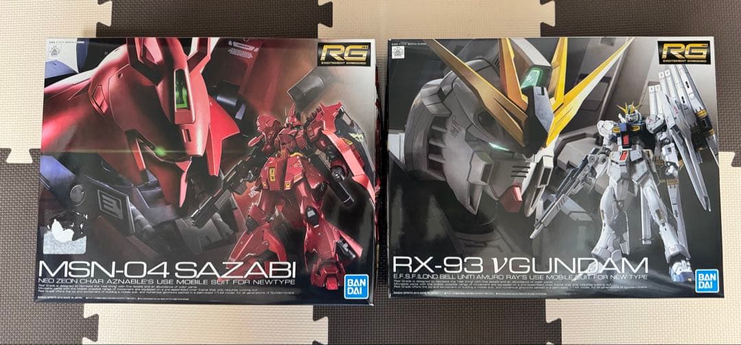 RG サザビー(外箱破れあり)&RG νガンダム