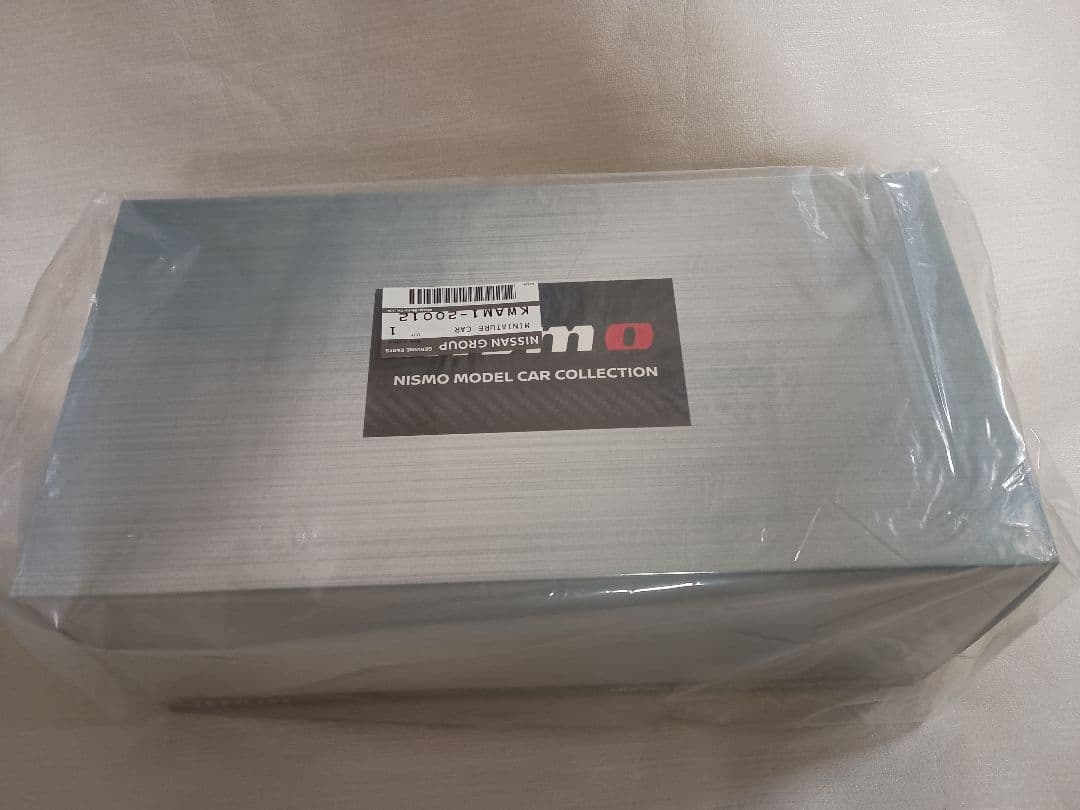 エブロ　1/18 MOTUL　AUTECH　GT-R