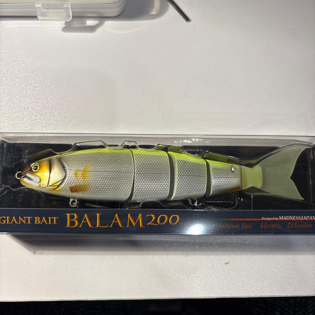 MADNESS BALAM200 ビッグベイト 200mm