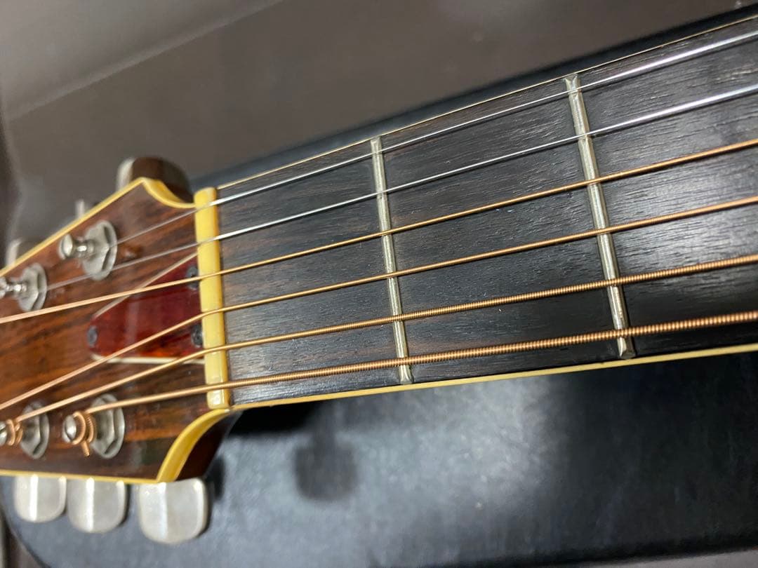 アコースティックギター　YAMAHA