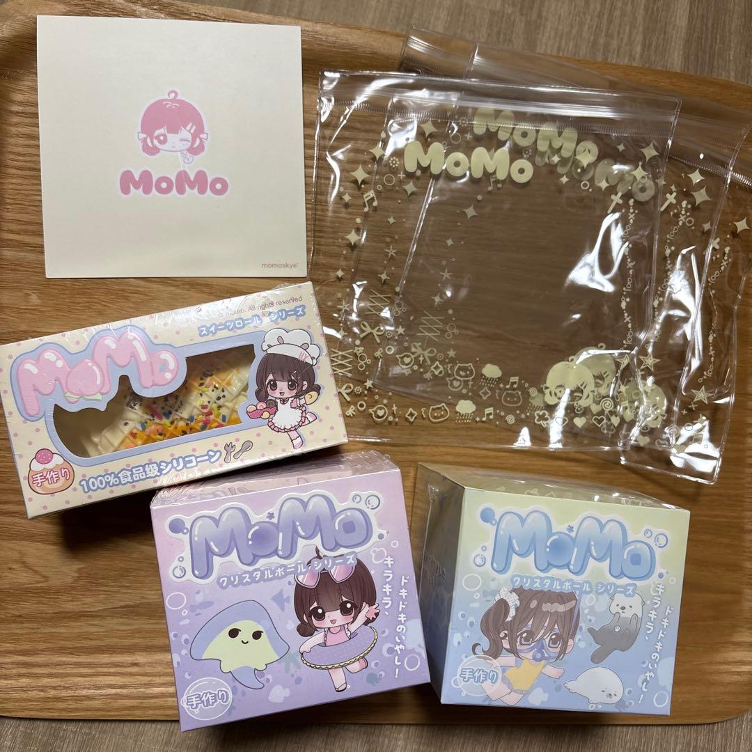 MoMoスクイーズ 海洋シリーズ　ロールケーキ