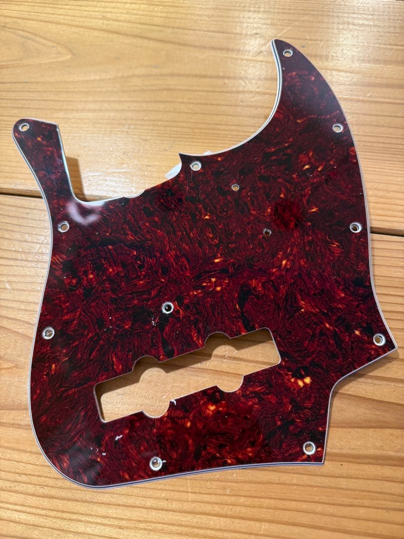 フェンダー　Vintera II 60s Jazz Bass ピックガード