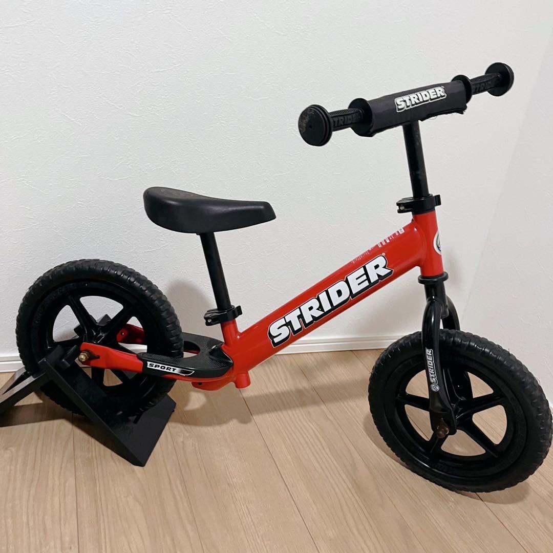 STRIDER SPORTS 12inch ストライダー レッド スタンド付き