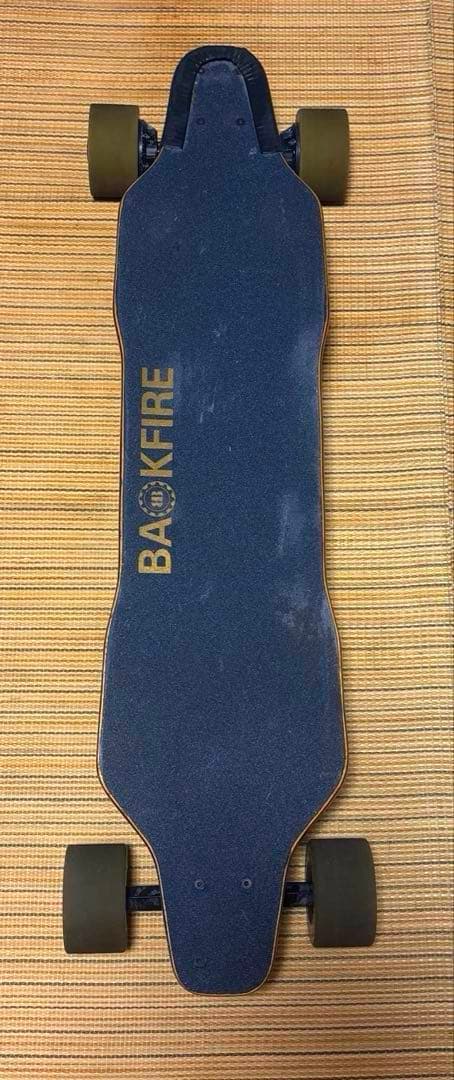 BackFire電動スケートボード
