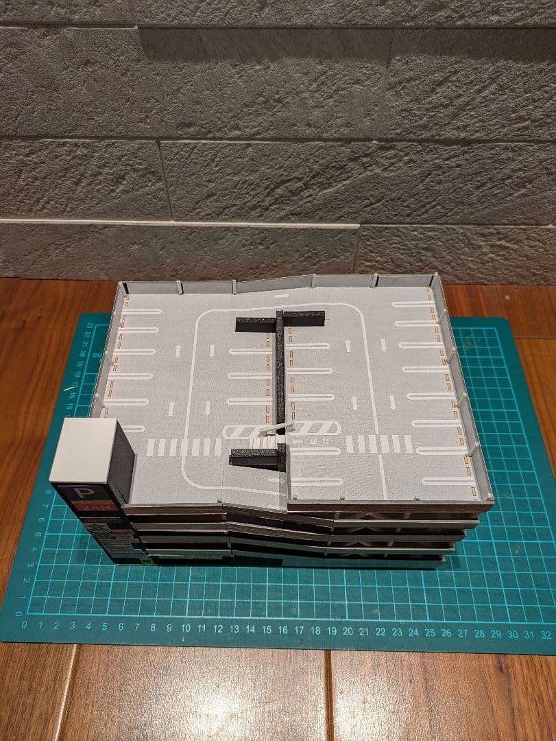 Nゲージ　自作ストラクチャー　立体駐車場