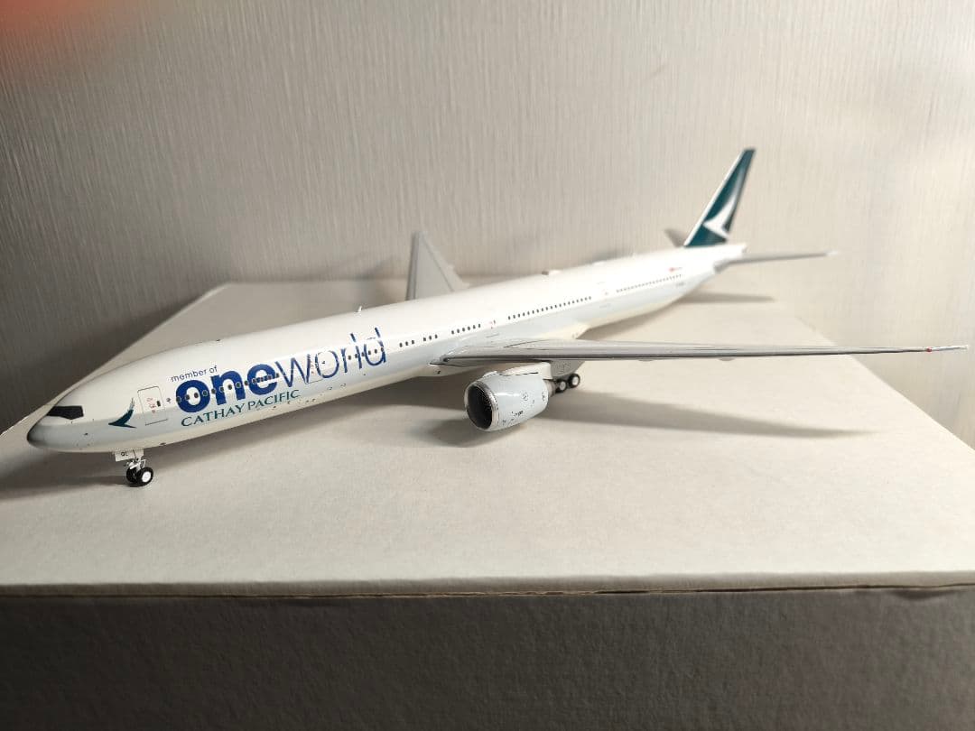 inflight 1/200キャセイパシフィック　777-300ER B-KQL