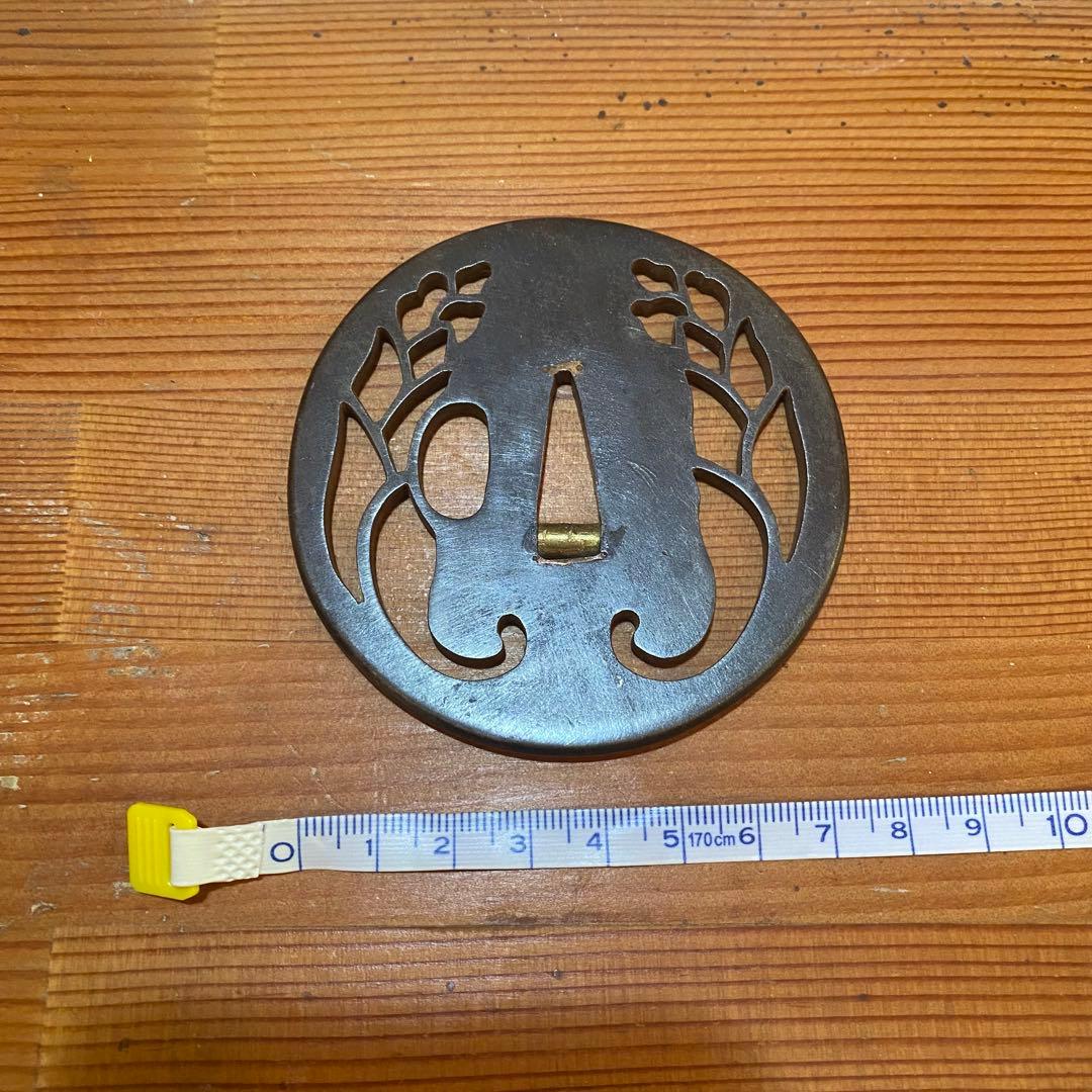 植物モチーフ 鍔(つば) 直径約7cm