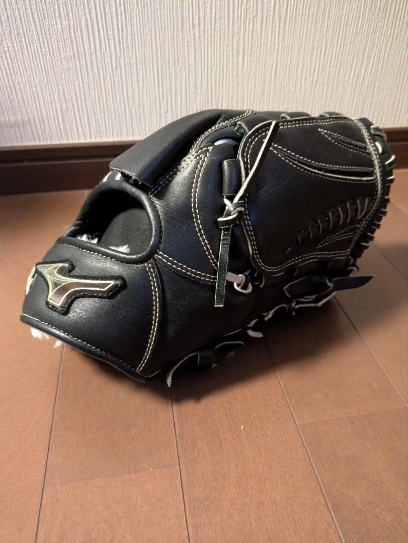 ミズノ 軟式野球グラブ右投げ投手用　グローバルエリート 11号オマケ付き