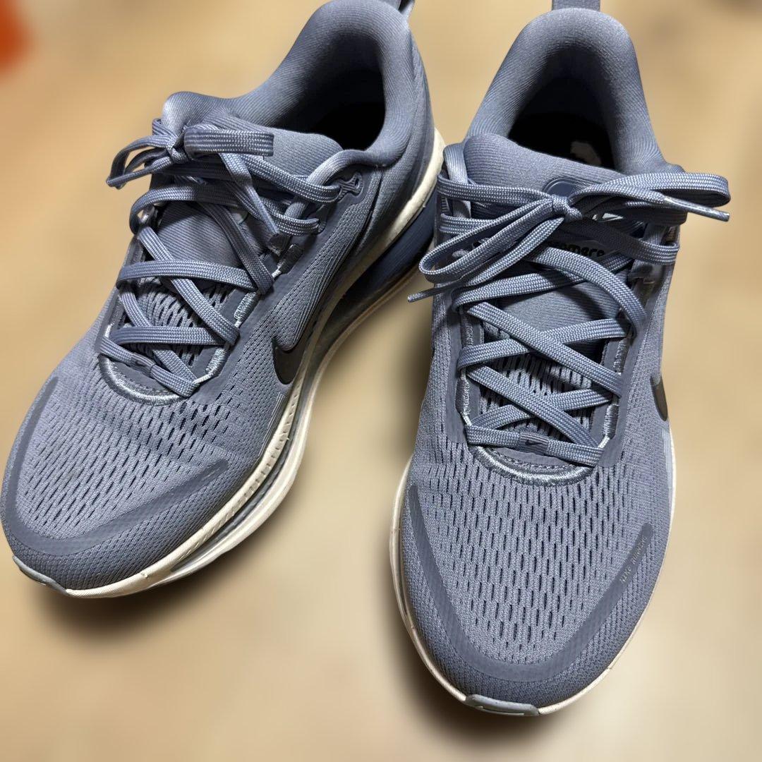 NIKE ボメロ18
