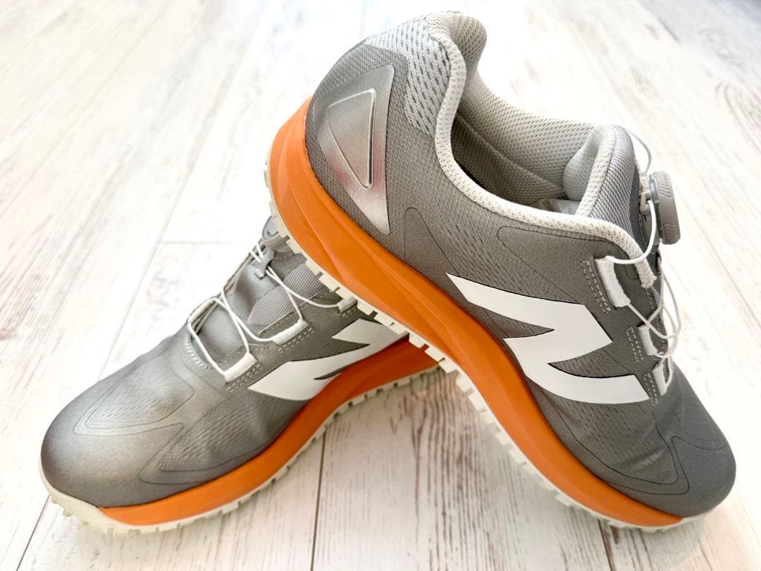 New Balance ゴルフシューズ シルバー/オレンジ