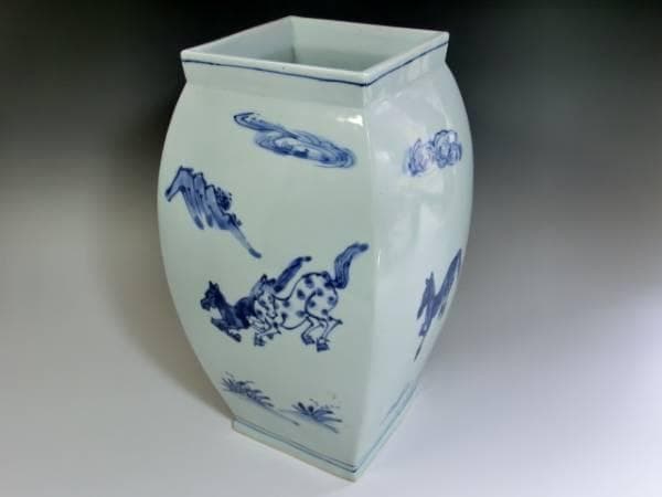 花瓶■保草靖山造 馬紋 染付 角瓶 四角花生け 古い花器 古美術 骨董品■