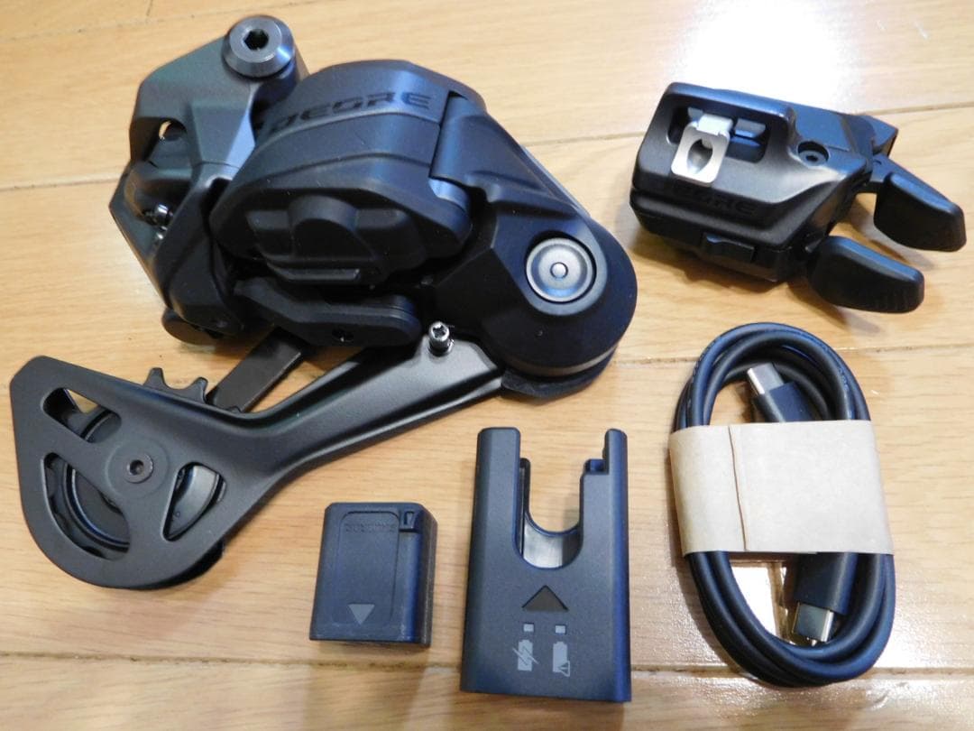 シマノ　電動　ディレイラー　M6250　MTB　TREK　GT　MERIDA