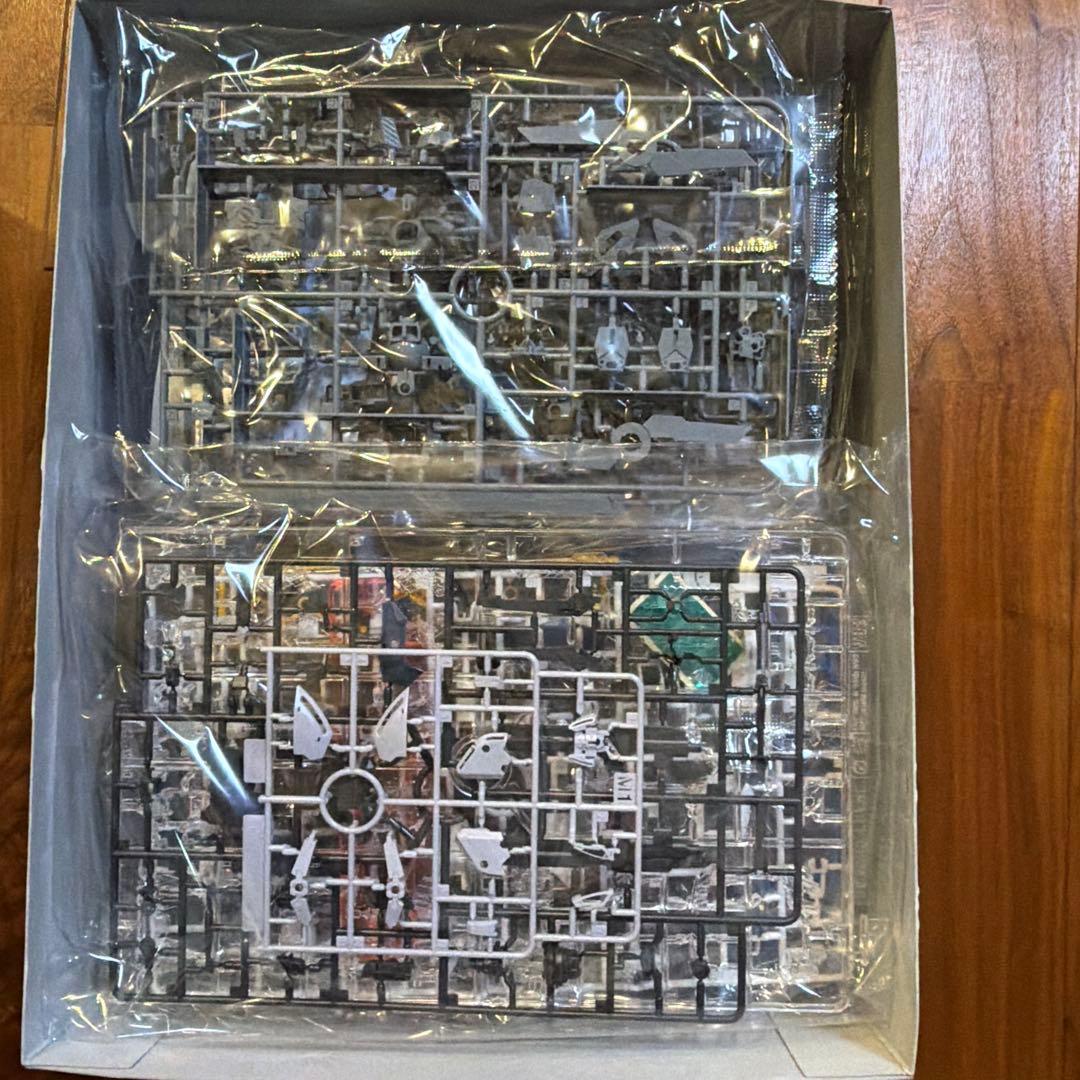 MG ナラティブガンダム　B装備　未組み立て