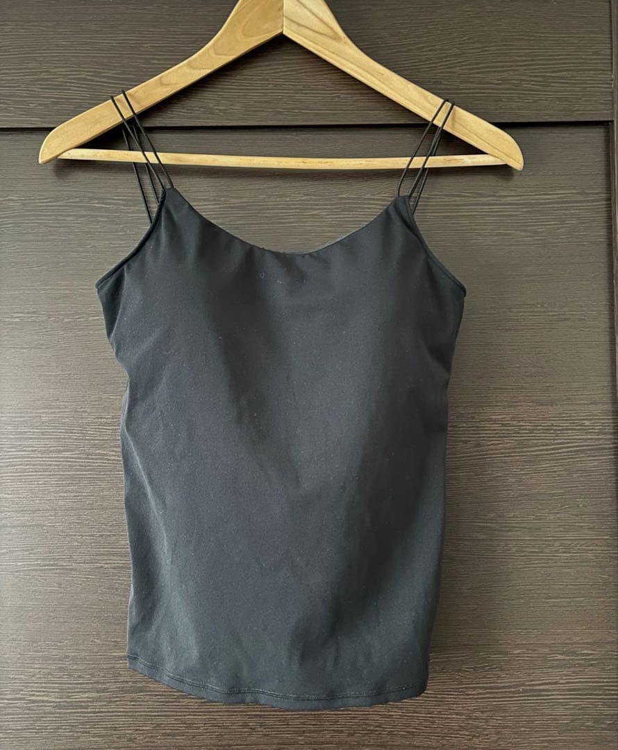 【美品】野沢和香　エッセンシャルヨガトップ　ブラック　黒